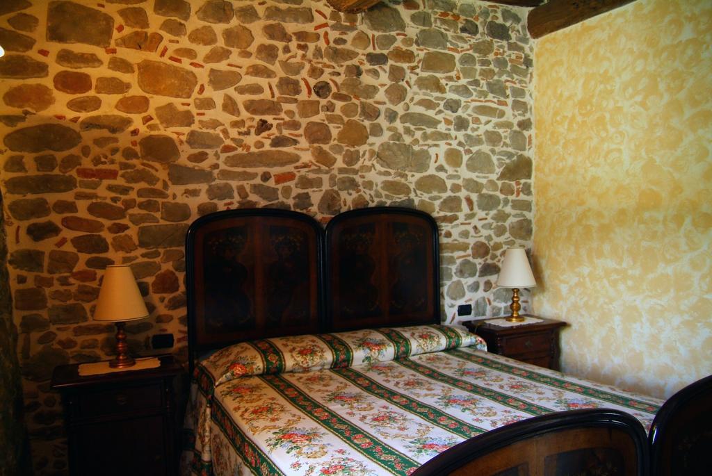 Agriturismo Tramonti Castiglione di Garfagnana Δωμάτιο φωτογραφία