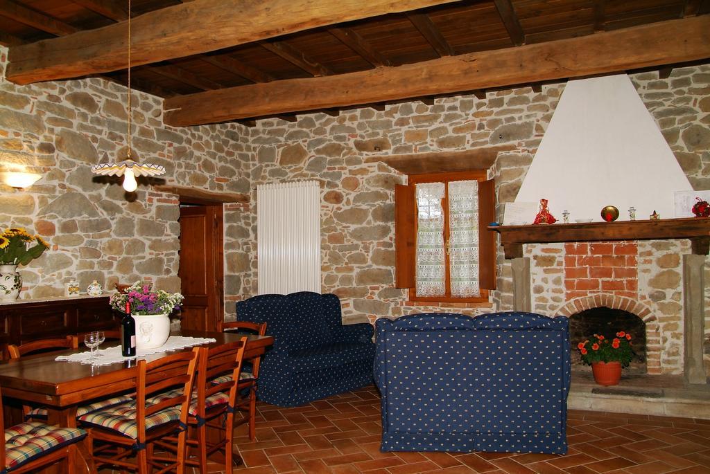 Agriturismo Tramonti Castiglione di Garfagnana Δωμάτιο φωτογραφία